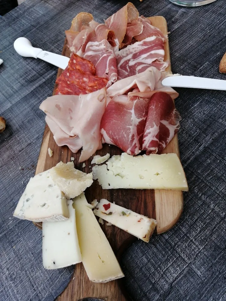 Petite Assiette de Charcuterie Ou de Fromage